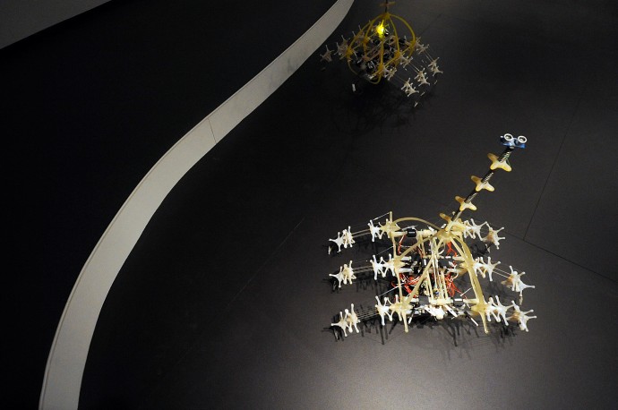 Yverdon, 16 septembre 2010. Nouvelle exposition à la Maison d'Ailleurs. "Les robots rêvent-ils du printemps?", installation de Ken Rinaldo. © Joana Abriel